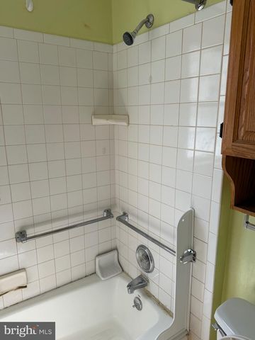 2412 LAMOTTE ST, Wilmington, DE 19802