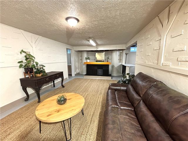 533 Gillett Road, Ogden, NY 14559