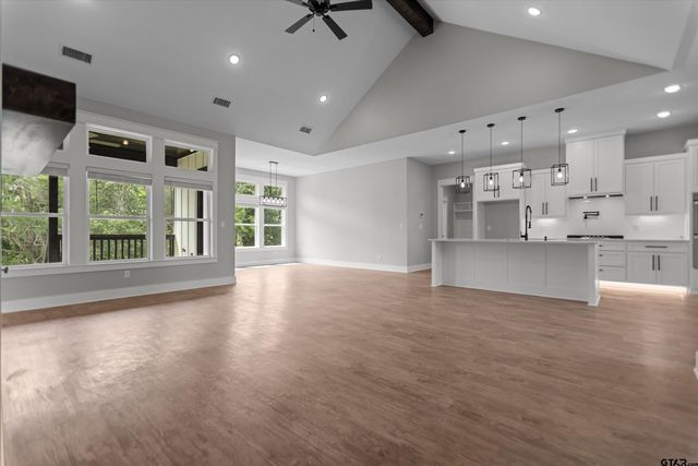 12464 Maplewood Drive, Lindale, TX 75771