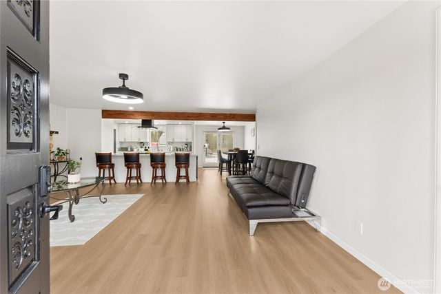 15422 Canyon Road E, Puyallup, WA 98375
