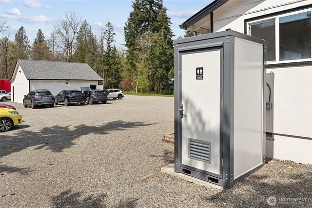 15422 Canyon Road E, Puyallup, WA 98375