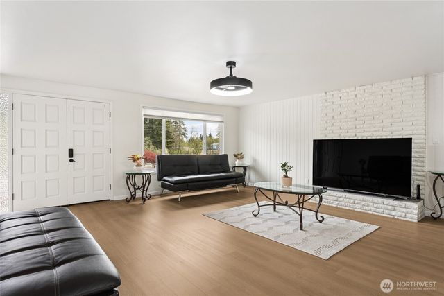 15422 Canyon Road E, Puyallup, WA 98375