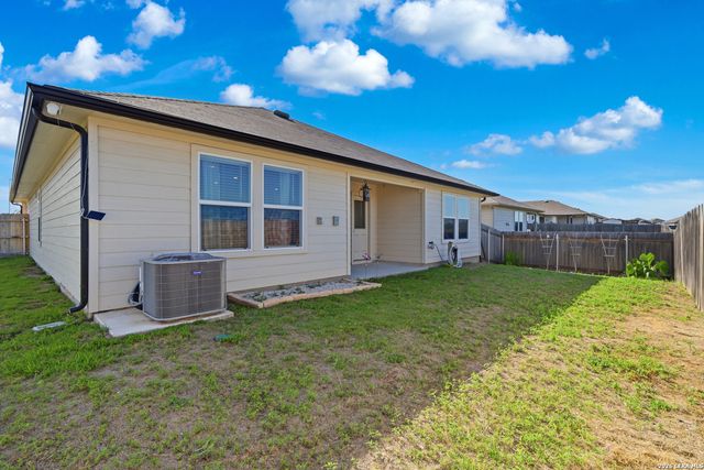 441 MILFOIL DR, Seguin, TX 78155