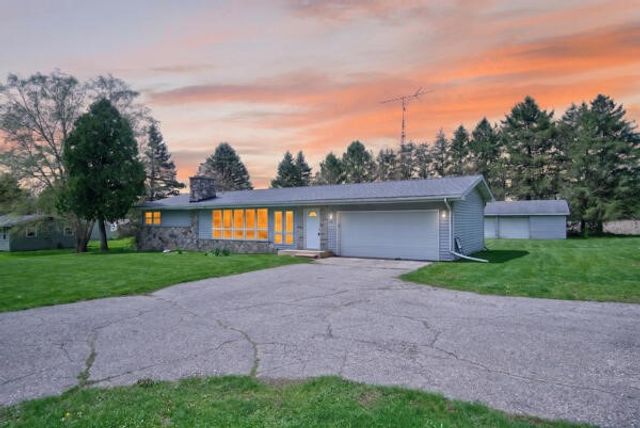 1114 Chapel Road, Parma, MI 49269