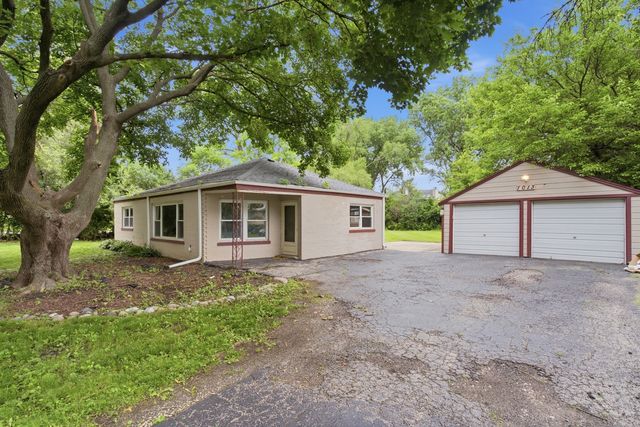 1013 Highmoor Road, Lombard, IL 60148