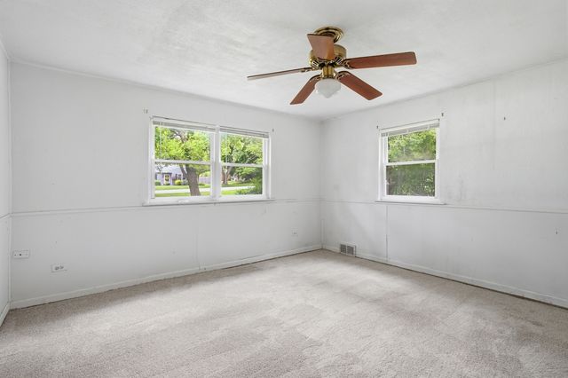 1013 Highmoor Road, Lombard, IL 60148