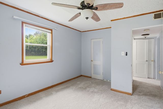 1013 Highmoor Road, Lombard, IL 60148