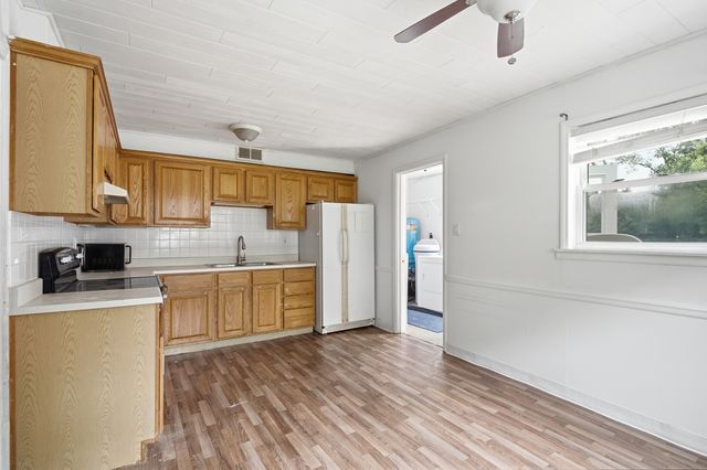 1013 Highmoor Road, Lombard, IL 60148