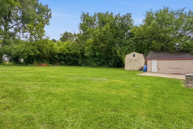 1013 Highmoor Road, Lombard, IL 60148