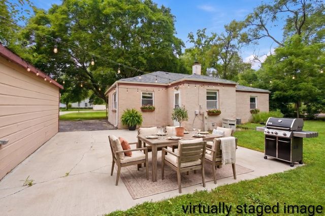 1013 Highmoor Road, Lombard, IL 60148