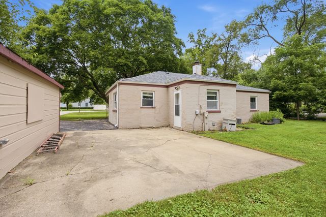 1013 Highmoor Road, Lombard, IL 60148