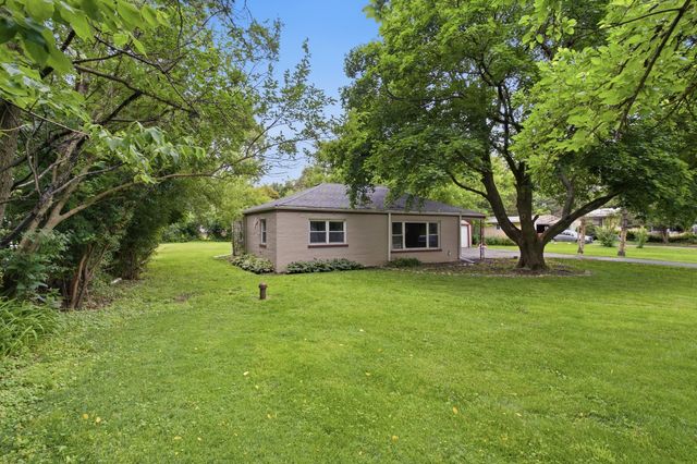 1013 Highmoor Road, Lombard, IL 60148