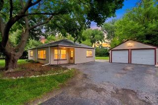 1013 Highmoor Road, Lombard, IL 60148