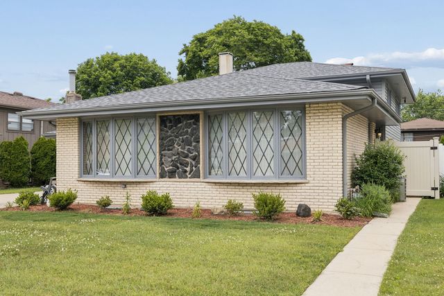 67 Rosewood Lane, Chicago Heights, IL 60411