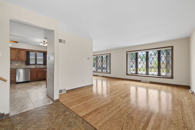 67 Rosewood Lane, Chicago Heights, IL 60411