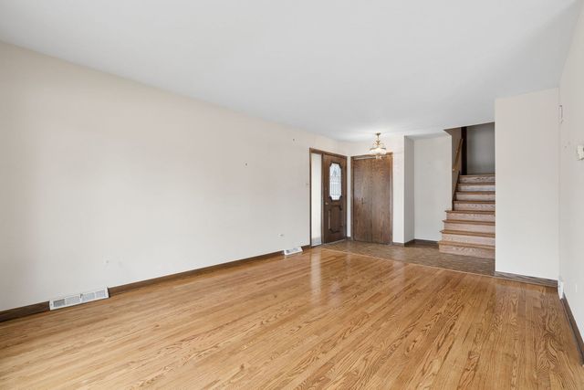 67 Rosewood Lane, Chicago Heights, IL 60411