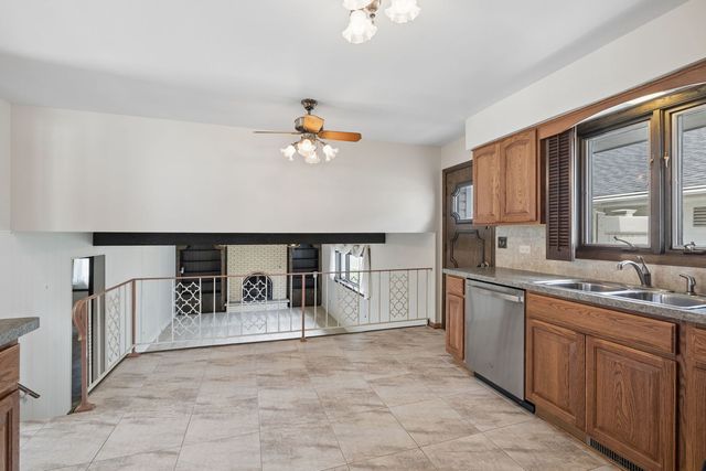 67 Rosewood Lane, Chicago Heights, IL 60411