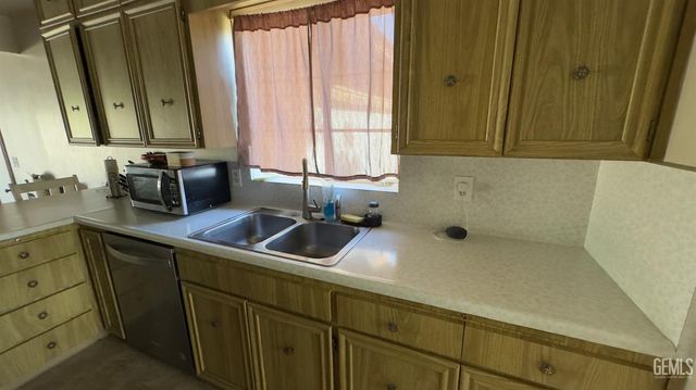 806 Piute Street, Bakersfield, CA 93309