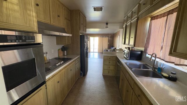 806 Piute Street, Bakersfield, CA 93309