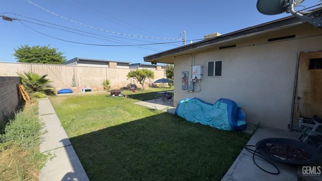 806 Piute Street, Bakersfield, CA 93309