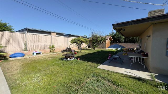 806 Piute Street, Bakersfield, CA 93309