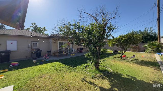 806 Piute Street, Bakersfield, CA 93309