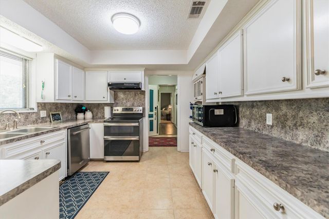 3333 Bent Bough Park, Huntsville, TX 77340