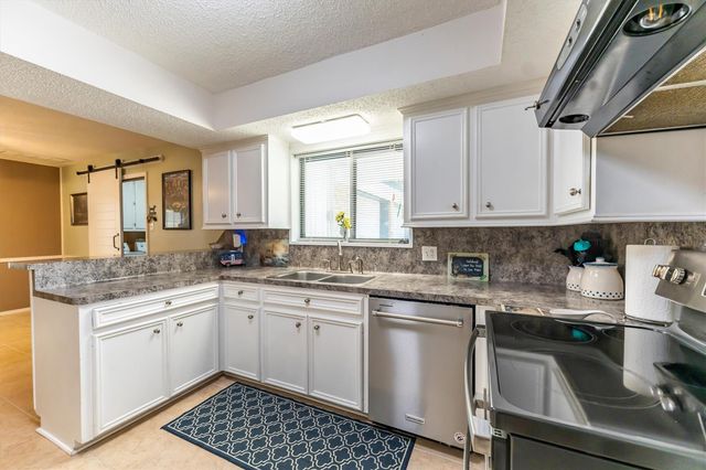 3333 Bent Bough Park, Huntsville, TX 77340