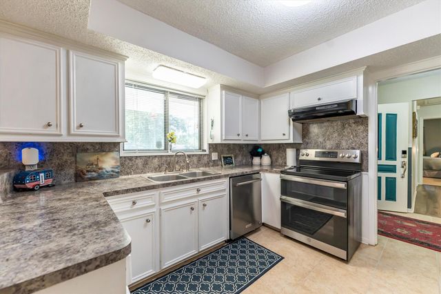 3333 Bent Bough Park, Huntsville, TX 77340