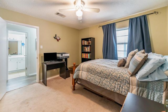 3333 Bent Bough Park, Huntsville, TX 77340