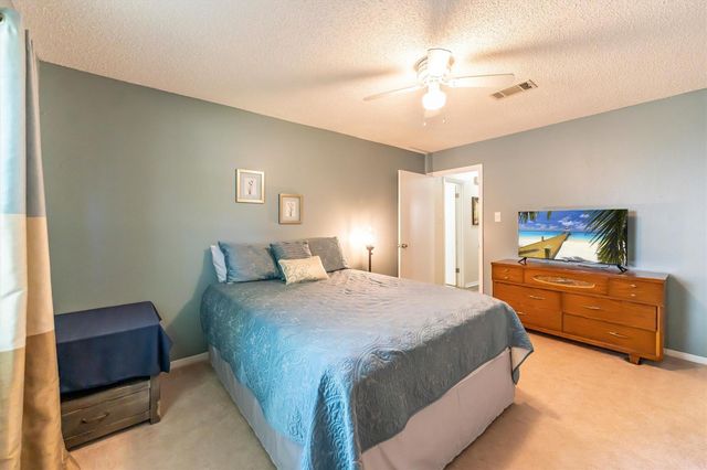 3333 Bent Bough Park, Huntsville, TX 77340