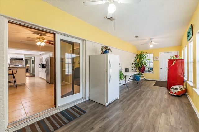 3333 Bent Bough Park, Huntsville, TX 77340