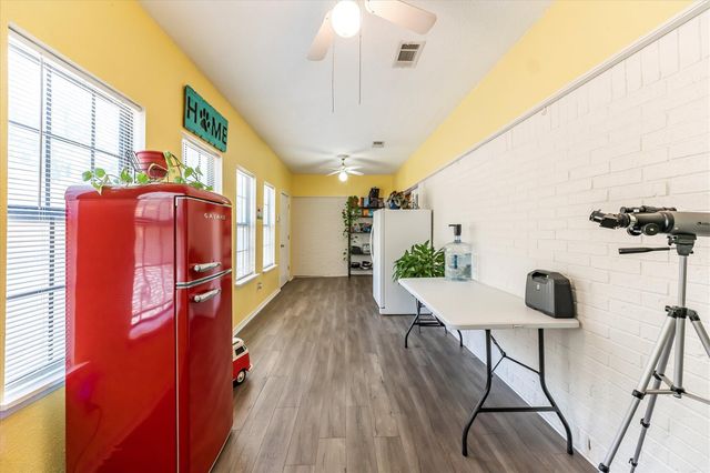 3333 Bent Bough Park, Huntsville, TX 77340