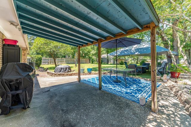 3333 Bent Bough Park, Huntsville, TX 77340