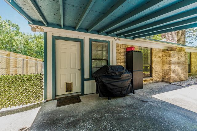 3333 Bent Bough Park, Huntsville, TX 77340