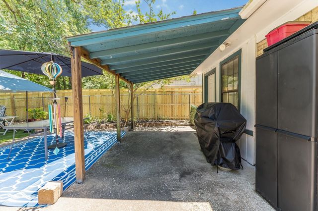 3333 Bent Bough Park, Huntsville, TX 77340