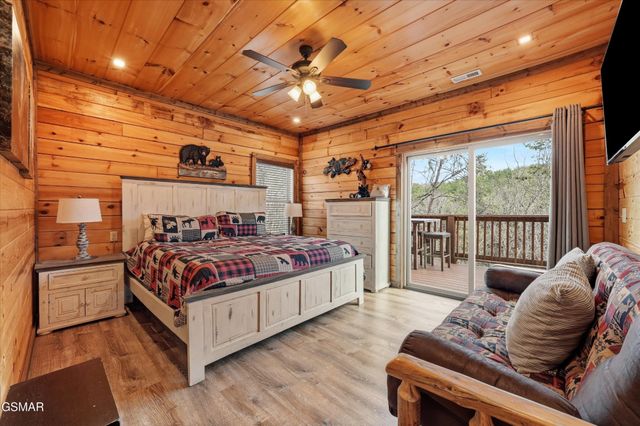3226 White Falcon Way, Pigeon Forge, TN 37862