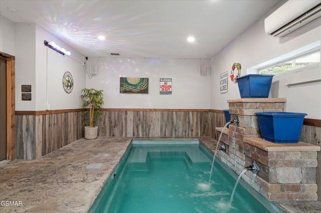 3226 White Falcon Way, Pigeon Forge, TN 37862