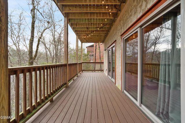 3226 White Falcon Way, Pigeon Forge, TN 37862