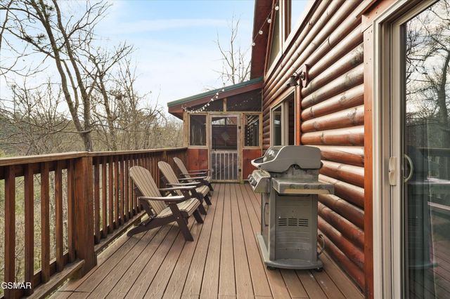 3226 White Falcon Way, Pigeon Forge, TN 37862