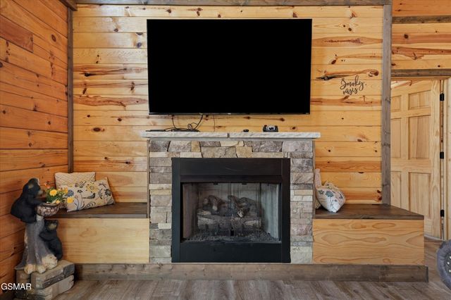 3226 White Falcon Way, Pigeon Forge, TN 37862