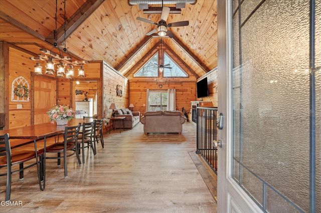 3226 White Falcon Way, Pigeon Forge, TN 37862