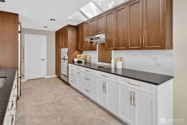 9829 NE 1st Street, Bellevue, WA 98004
