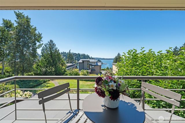 9829 NE 1st Street, Bellevue, WA 98004