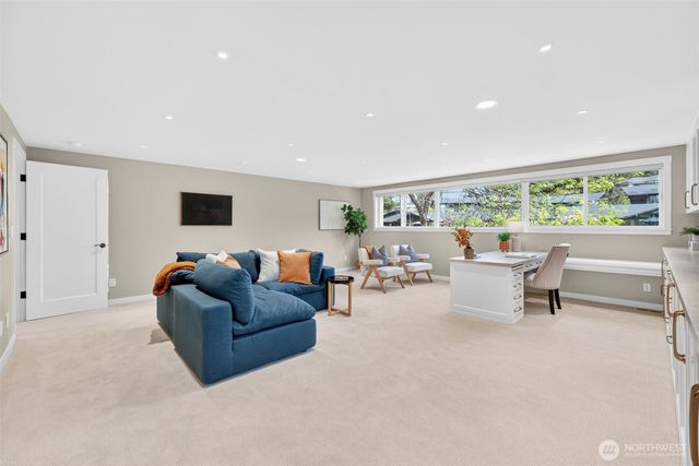 9829 NE 1st Street, Bellevue, WA 98004