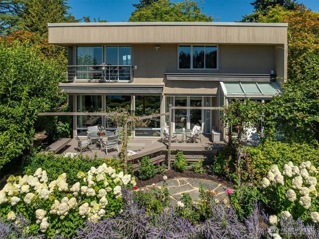 9829 NE 1st Street, Bellevue, WA 98004