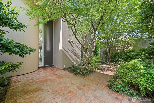 9829 NE 1st Street, Bellevue, WA 98004