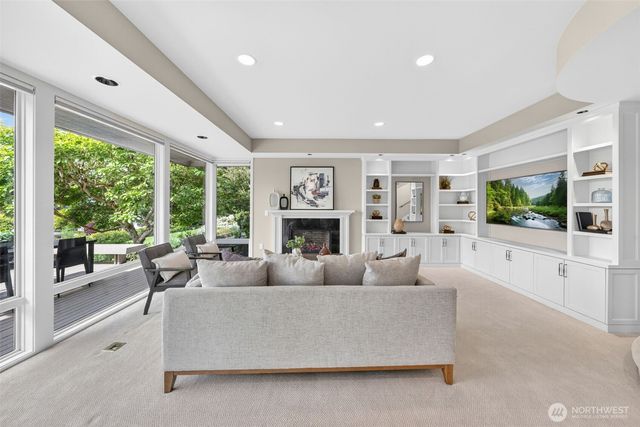 9829 NE 1st Street, Bellevue, WA 98004