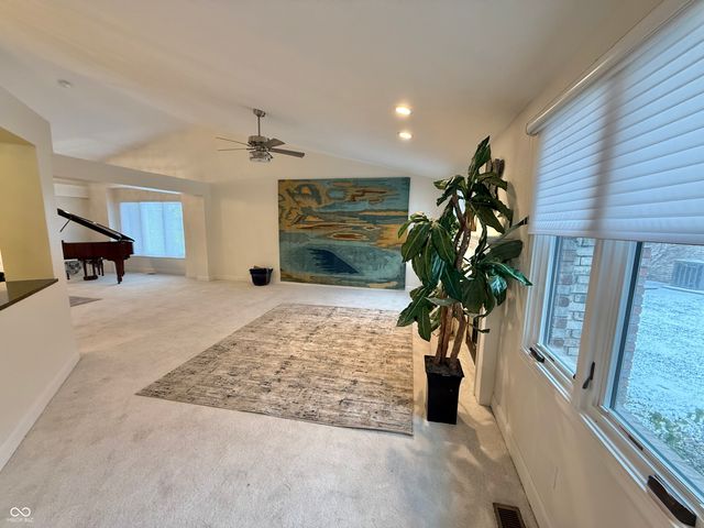 2407 Caramore Circle, Anderson, IN 46011