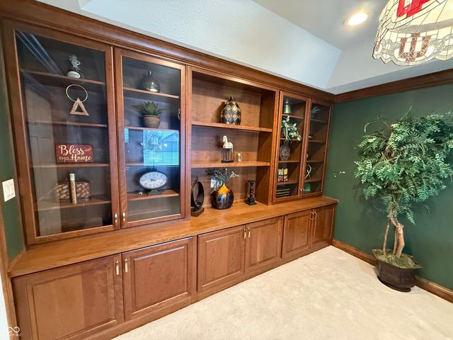 2407 Caramore Circle, Anderson, IN 46011